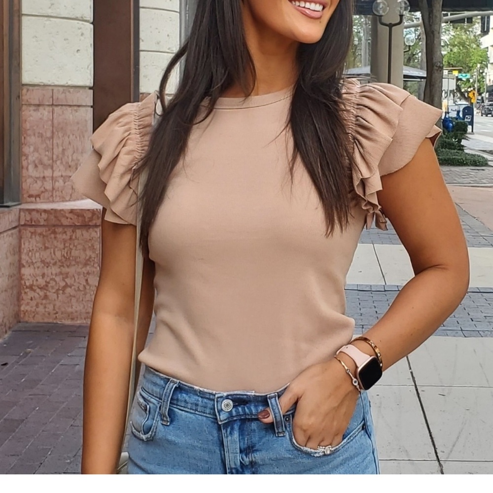 Express Ribbed Ruffle Sleeve Blouse Beige Ribbed BodyCon Size Medium